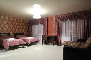 Гостиница Френдс Волгоград Улучшенный двухместный номер Делюкс с 1 кроватью или 2 отдельными кроватями-1